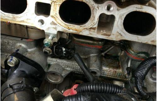 国产发动机缸垫拆卸视频,国产发动机缸垫拆卸全过程解析