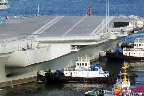 国产航母打扫甲板视频